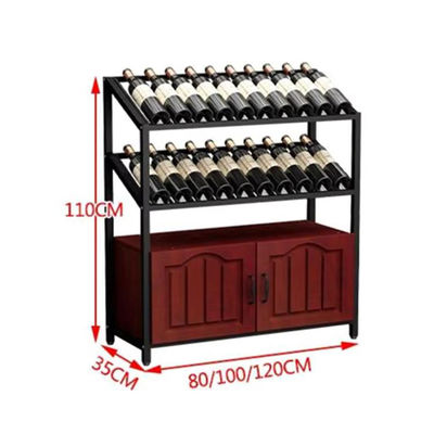 Wino z walcowanej stali na zimno półka w rogu półka wina w supermarkecie półki wina w sklepie